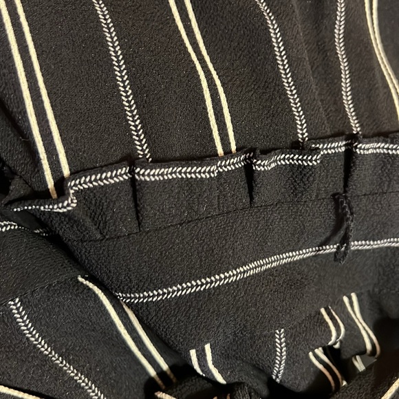 Black & white striped jumpsuit with belt size 8 - Picture 12 of 12